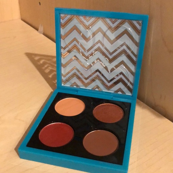 Patrick Starrr x Mac - Picture 2 of 4